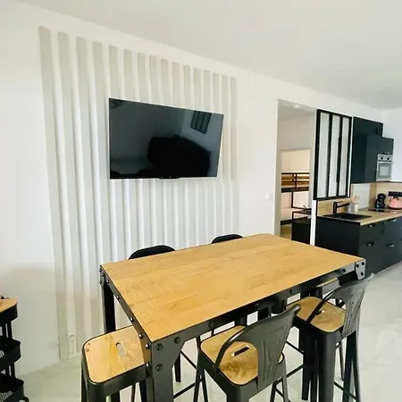 Apartment And Bright 60 M With Terrace View On The Sea Ajaccio (Corsica)