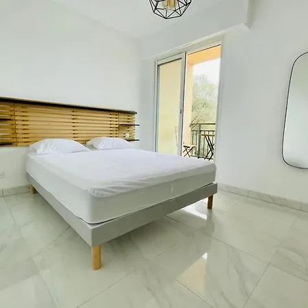 דירה And Bright 60 M With Terrace View On The Sea *