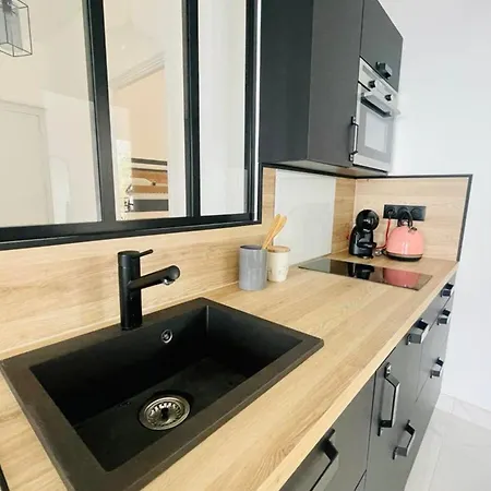 And Bright 60 M With Terrace View On The Sea * Ajaccio (Corsica)